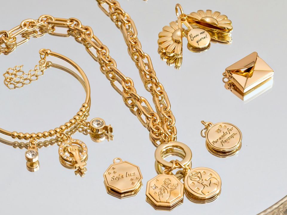金のネックレスやブレスレット